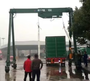 集裝箱龍門吊1.jpg